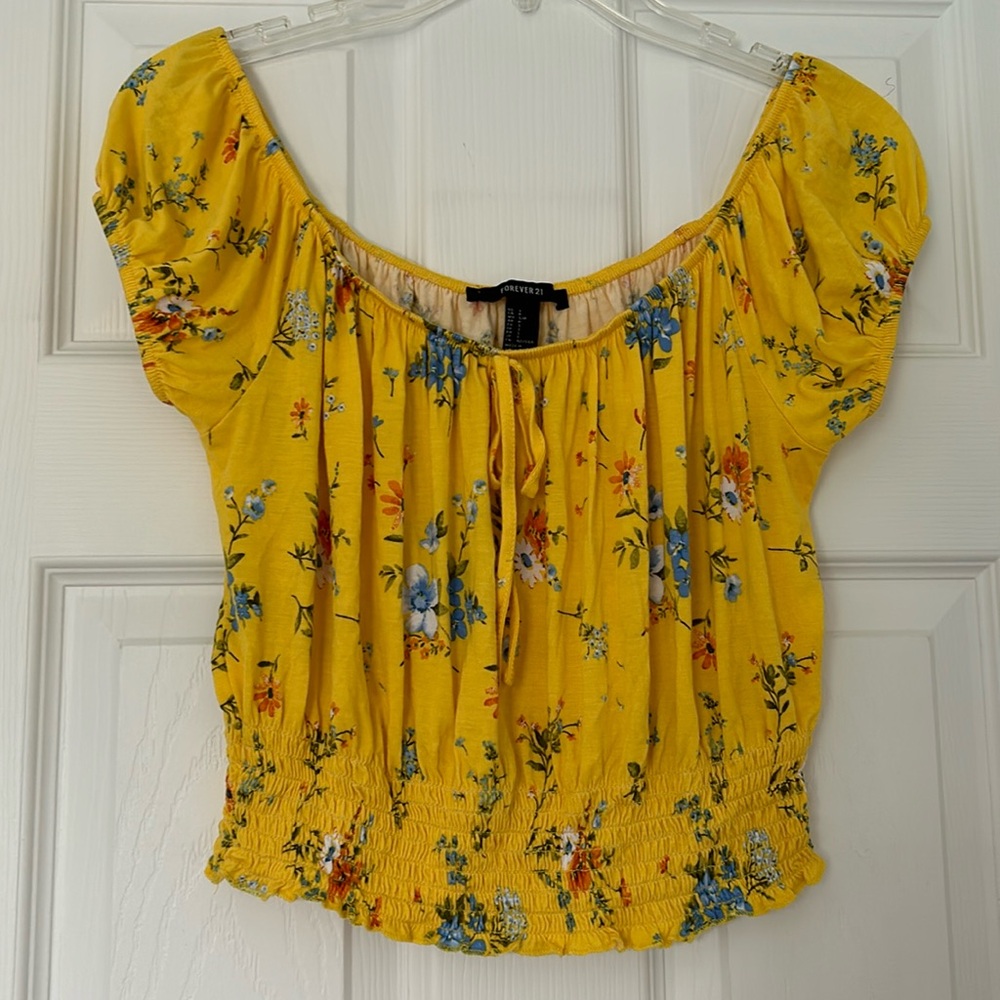 💛Forever 21 Yellow Floral Crop Top Size Small💛